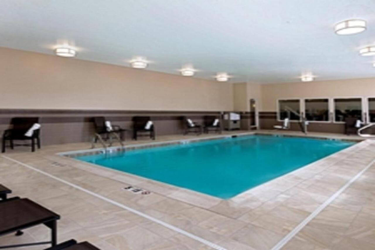 Hampton Inn Lewiston-Auburn Екстериор снимка