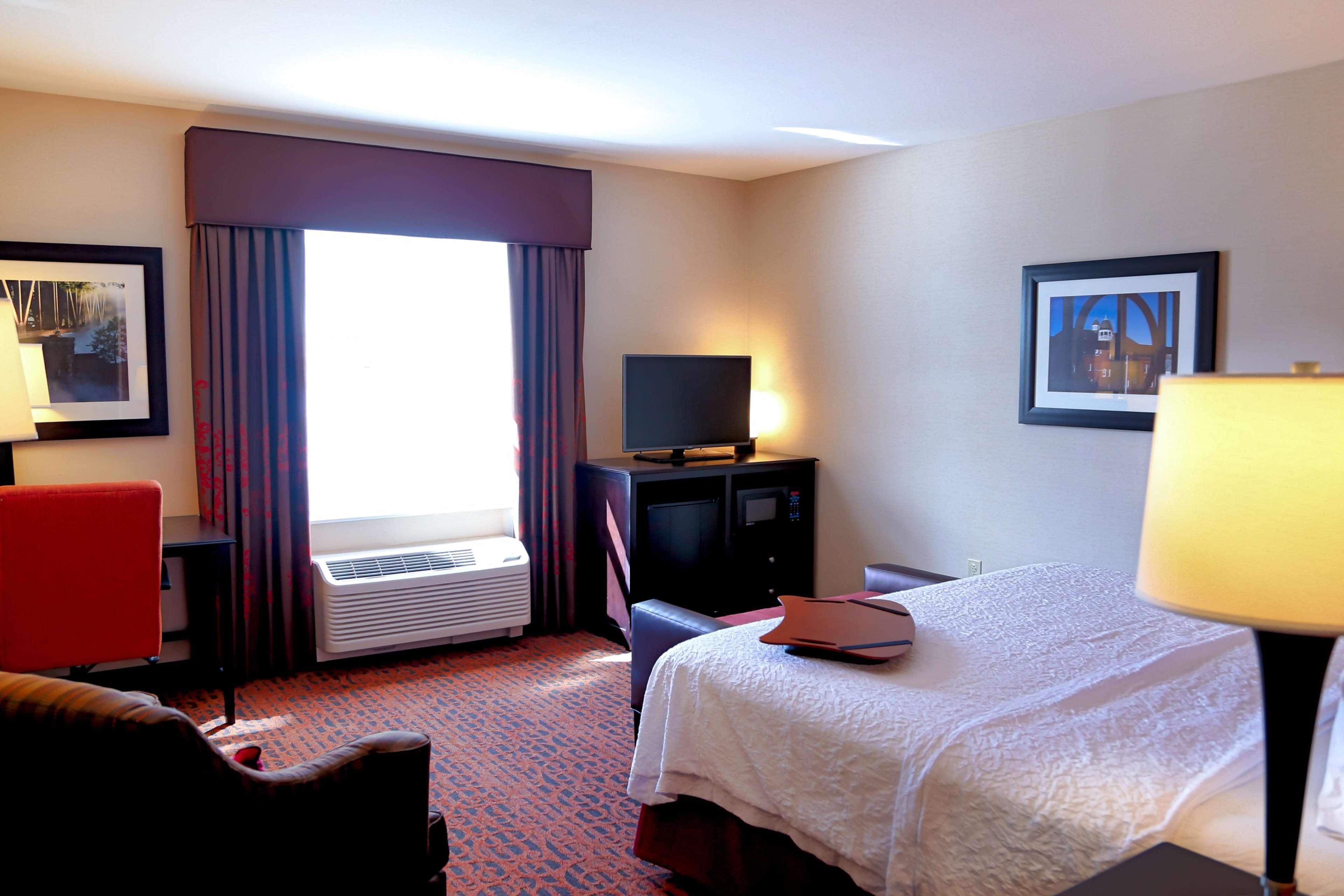 Hampton Inn Lewiston-Auburn Екстериор снимка