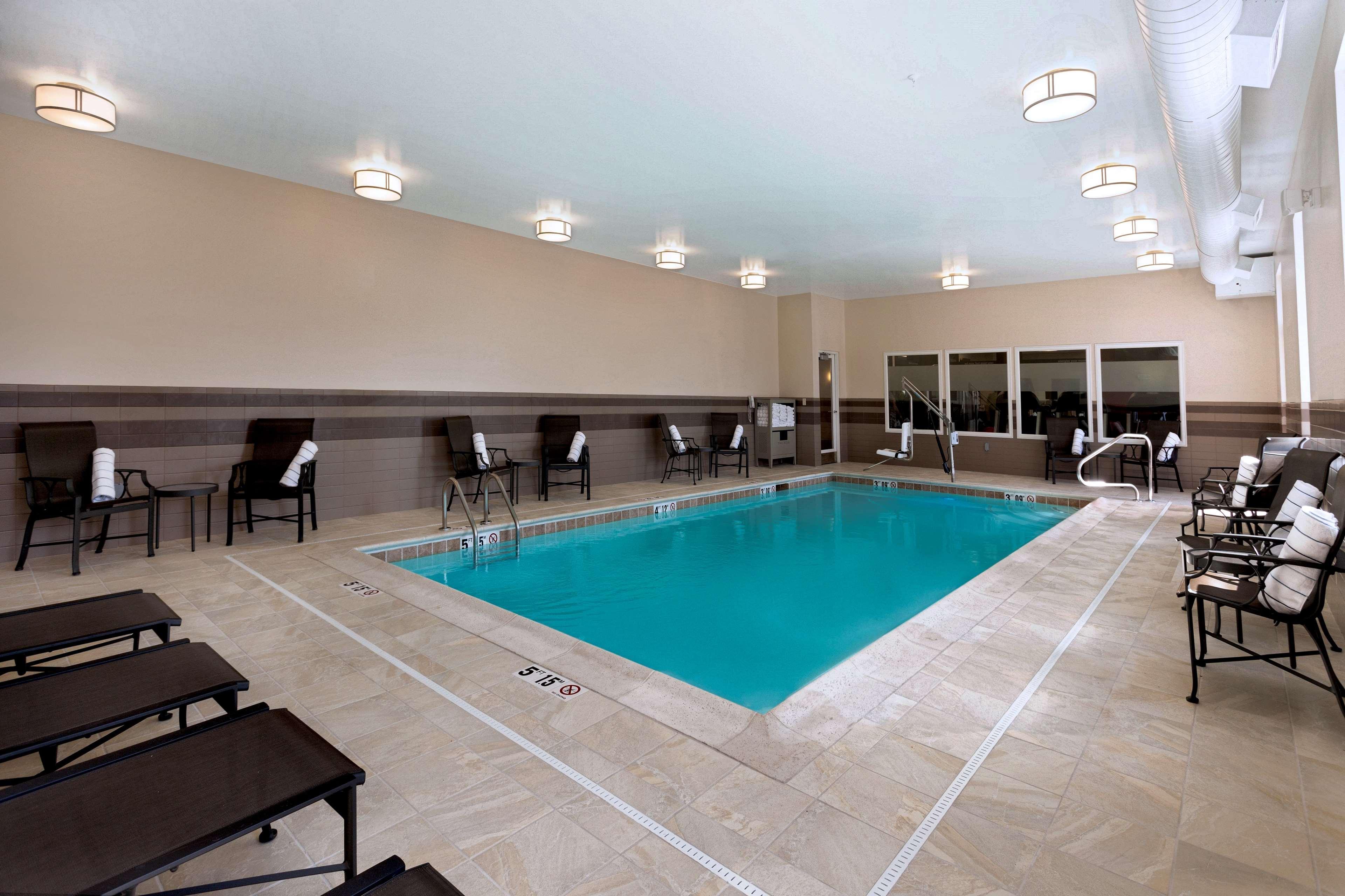 Hampton Inn Lewiston-Auburn Екстериор снимка