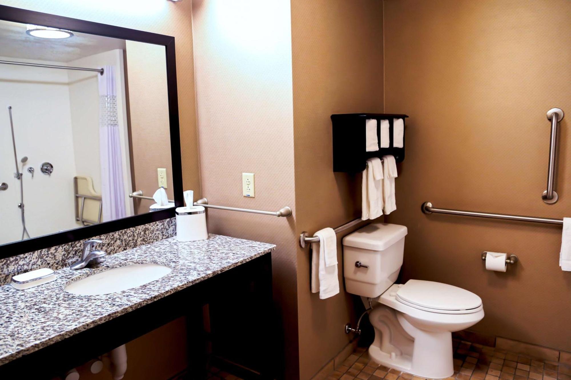 Hampton Inn Lewiston-Auburn Екстериор снимка