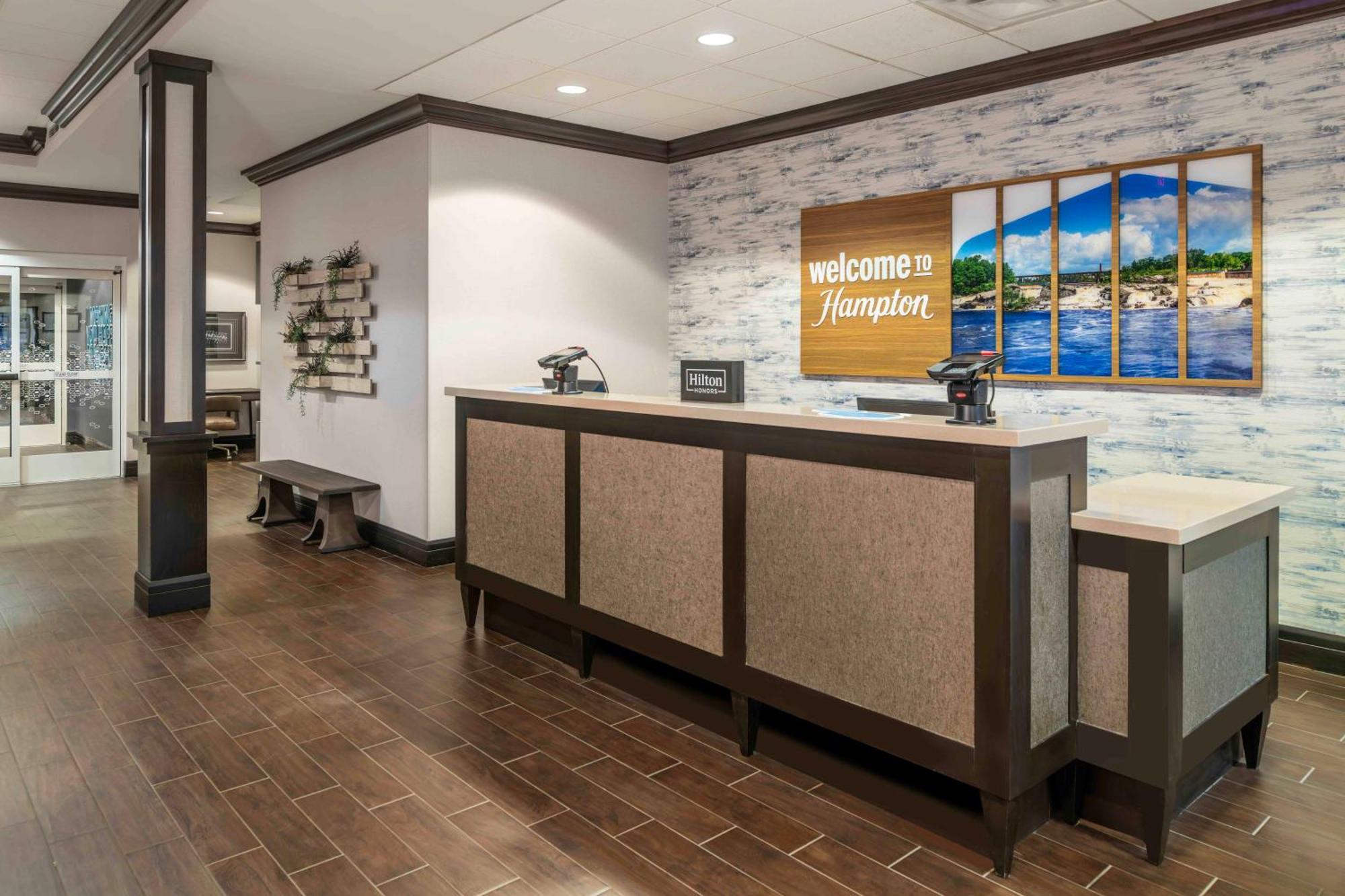 Hampton Inn Lewiston-Auburn Екстериор снимка