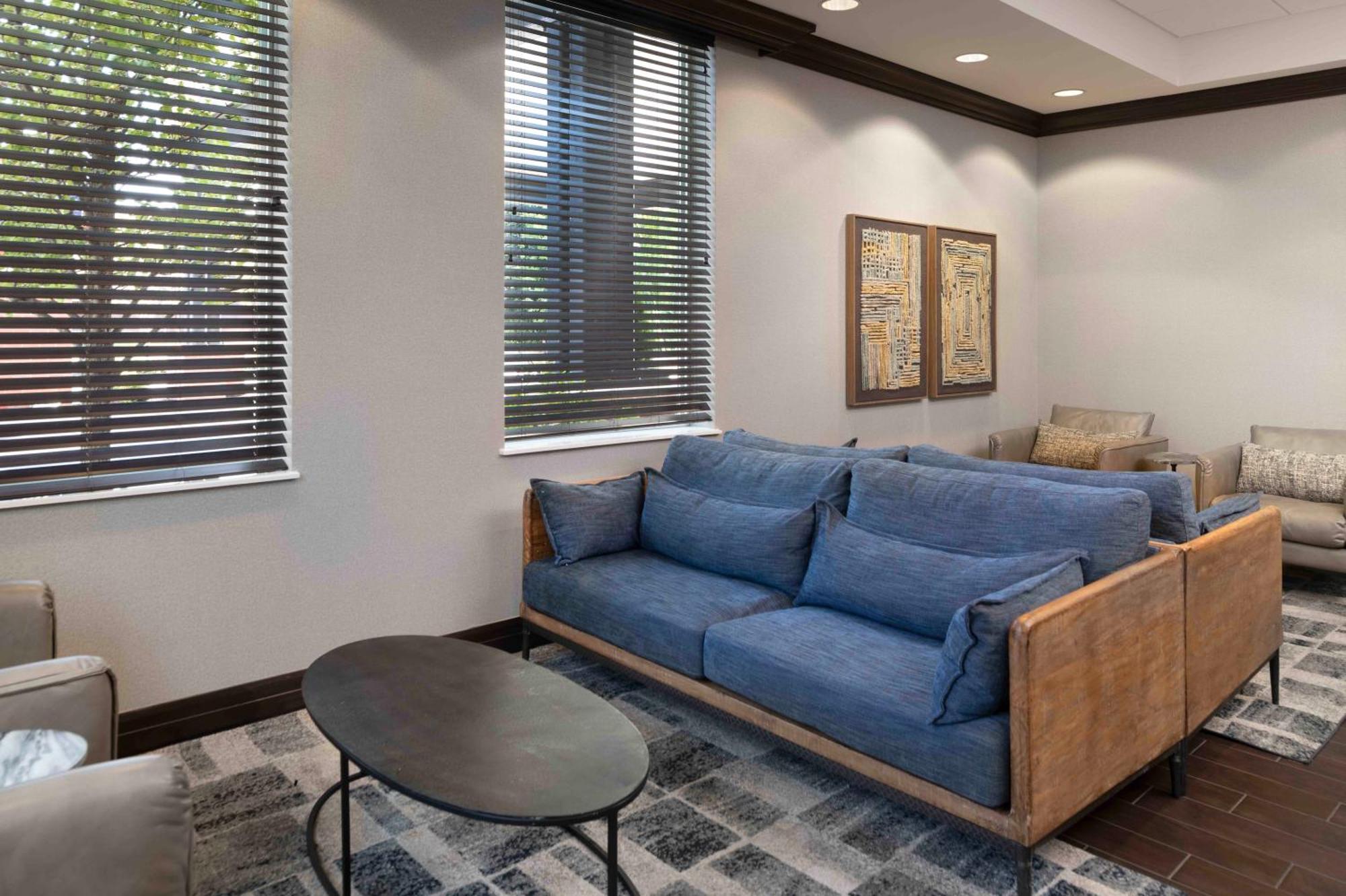 Hampton Inn Lewiston-Auburn Екстериор снимка